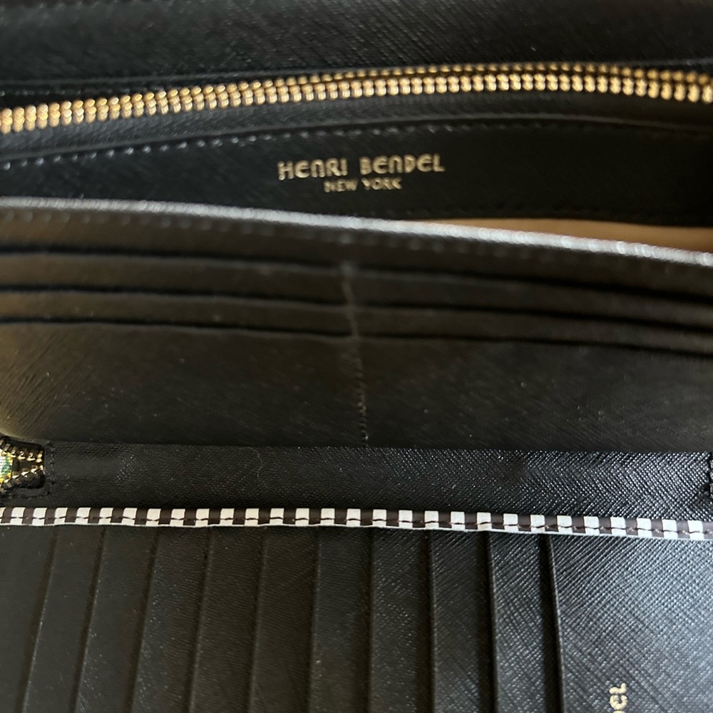 Henri Bendel New York Black Zip around Wallet Gold Palm Leaves EUC - Picture 10 of 11